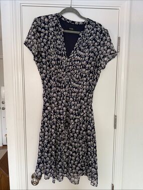 MSK Navy and Ivory Floral V-Neck Mini Dress